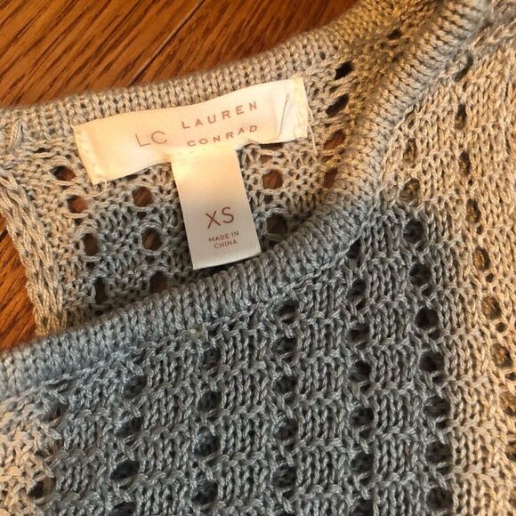 LAUREN Conrad  cold shoulder sweater - Picture 4 of 5